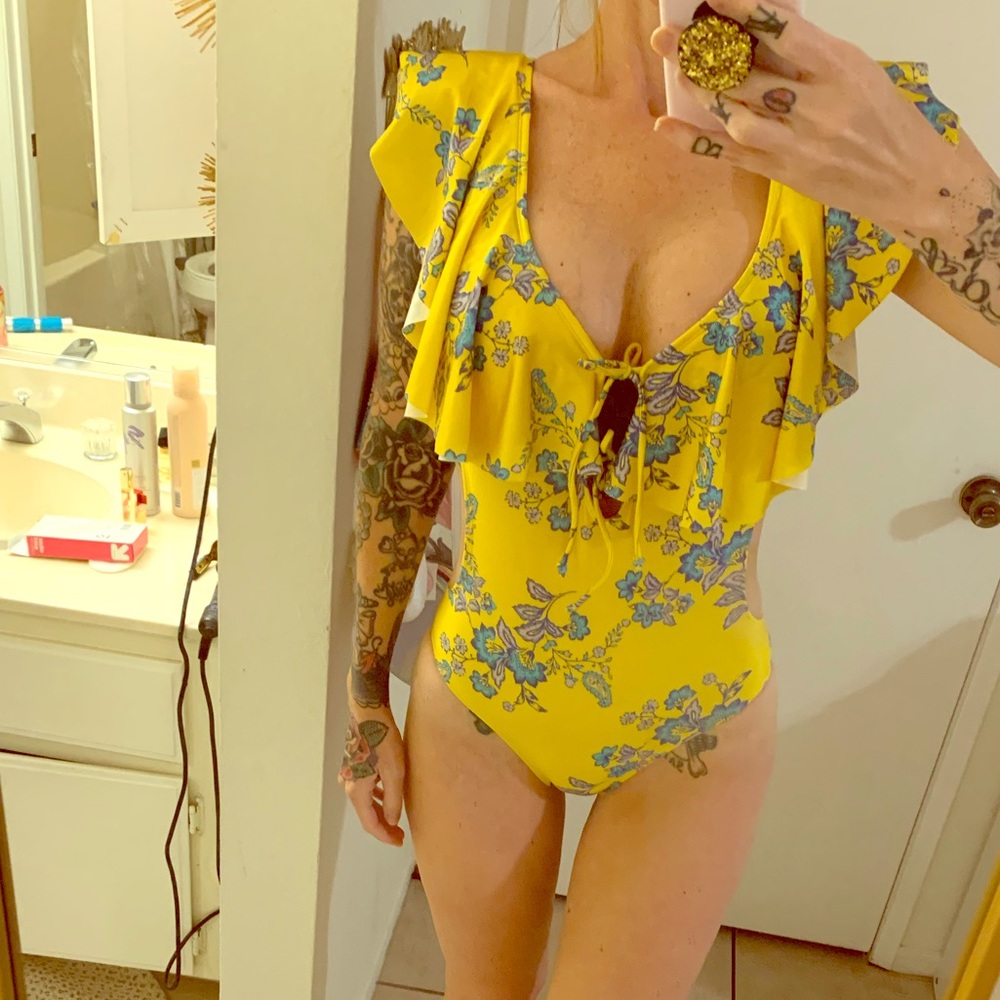 Same Edelman cut out ruffle one piece swimsuit